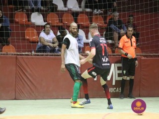 
<a style='margin-left: 5px;' class='btn btn-xs btn-social btn-facebook' href='https://www.facebook.com/sharer/sharer.php?u=https://ko-boladovale.web.getmuller.com.br/imgs/800-800-90/conteudo/fotos/1716/img2852.jpg' rel='popup' data-width='500' data-height='400'><i class='fa fa-facebook'></i>Compartilhar <span class='hidden-xs'>no Facebook</span>
</a> 
<a class='btn btn-default btn-xs' target='_blank' href='imgs/800-800-90/conteudo/fotos/1716/img2852.jpg'>
<span class='glyphicon glyphicon-cloud-download'></span> Salvar
</a> 
<span></span>