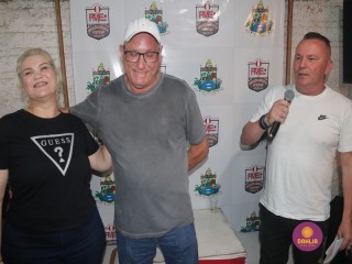 
<a style='margin-left: 5px;' class='btn btn-xs btn-social btn-facebook' href='https://www.facebook.com/sharer/sharer.php?u=https://ko-boladovale.web.getmuller.com.br/imgs/800-800-90/conteudo/fotos/1721/img2999.jpg' rel='popup' data-width='500' data-height='400'><i class='fa fa-facebook'></i>Compartilhar <span class='hidden-xs'>no Facebook</span>
</a> 
<a class='btn btn-default btn-xs' target='_blank' href='imgs/800-800-90/conteudo/fotos/1721/img2999.jpg'>
<span class='glyphicon glyphicon-cloud-download'></span> Salvar
</a> 
<span></span>