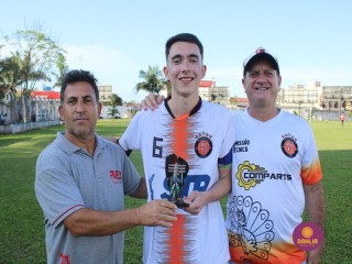 
<a style='margin-left: 5px;' class='btn btn-xs btn-social btn-facebook' href='https://www.facebook.com/sharer/sharer.php?u=https://ko-boladovale.web.getmuller.com.br/imgs/800-800-90/conteudo/fotos/1724/img3771.jpg' rel='popup' data-width='500' data-height='400'><i class='fa fa-facebook'></i>Compartilhar <span class='hidden-xs'>no Facebook</span>
</a> 
<a class='btn btn-default btn-xs' target='_blank' href='imgs/800-800-90/conteudo/fotos/1724/img3771.jpg'>
<span class='glyphicon glyphicon-cloud-download'></span> Salvar
</a> 
<span></span>