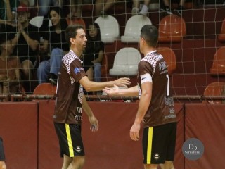 
<a style='margin-left: 5px;' class='btn btn-xs btn-social btn-facebook' href='https://www.facebook.com/sharer/sharer.php?u=https://ko-boladovale.web.getmuller.com.br/imgs/800-800-90/conteudo/fotos/1730/img8109.jpg' rel='popup' data-width='500' data-height='400'><i class='fa fa-facebook'></i>Compartilhar <span class='hidden-xs'>no Facebook</span>
</a> 
<a class='btn btn-default btn-xs' target='_blank' href='imgs/800-800-90/conteudo/fotos/1730/img8109.jpg'>
<span class='glyphicon glyphicon-cloud-download'></span> Salvar
</a> 
<span></span>