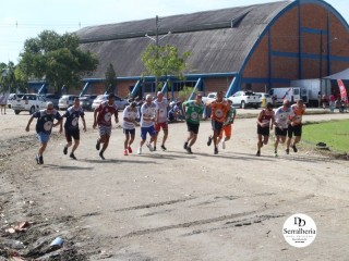 
<a style='margin-left: 5px;' class='btn btn-xs btn-social btn-facebook' href='https://www.facebook.com/sharer/sharer.php?u=https://ko-boladovale.web.getmuller.com.br/imgs/800-800-90/conteudo/fotos/1736/img8565.jpg' rel='popup' data-width='500' data-height='400'><i class='fa fa-facebook'></i>Compartilhar <span class='hidden-xs'>no Facebook</span>
</a> 
<a class='btn btn-default btn-xs' target='_blank' href='imgs/800-800-90/conteudo/fotos/1736/img8565.jpg'>
<span class='glyphicon glyphicon-cloud-download'></span> Salvar
</a> 
<span></span>