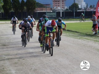 
<a style='margin-left: 5px;' class='btn btn-xs btn-social btn-facebook' href='https://www.facebook.com/sharer/sharer.php?u=https://ko-boladovale.web.getmuller.com.br/imgs/800-800-90/conteudo/fotos/1764/img1514.jpg' rel='popup' data-width='500' data-height='400'><i class='fa fa-facebook'></i>Compartilhar <span class='hidden-xs'>no Facebook</span>
</a> 
<a class='btn btn-default btn-xs' target='_blank' href='imgs/800-800-90/conteudo/fotos/1764/img1514.jpg'>
<span class='glyphicon glyphicon-cloud-download'></span> Salvar
</a> 
<span></span>