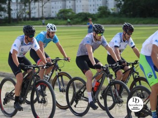 
<a style='margin-left: 5px;' class='btn btn-xs btn-social btn-facebook' href='https://www.facebook.com/sharer/sharer.php?u=https://ko-boladovale.web.getmuller.com.br/imgs/800-800-90/conteudo/fotos/1764/img1521.jpg' rel='popup' data-width='500' data-height='400'><i class='fa fa-facebook'></i>Compartilhar <span class='hidden-xs'>no Facebook</span>
</a> 
<a class='btn btn-default btn-xs' target='_blank' href='imgs/800-800-90/conteudo/fotos/1764/img1521.jpg'>
<span class='glyphicon glyphicon-cloud-download'></span> Salvar
</a> 
<span></span>