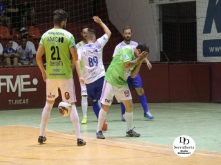 
<a style='margin-left: 5px;' class='btn btn-xs btn-social btn-facebook' href='https://www.facebook.com/sharer/sharer.php?u=https://ko-boladovale.web.getmuller.com.br/imgs/800-800-90/conteudo/fotos/1780/img2847.jpg' rel='popup' data-width='500' data-height='400'><i class='fa fa-facebook'></i>Compartilhar <span class='hidden-xs'>no Facebook</span>
</a> 
<a class='btn btn-default btn-xs' target='_blank' href='imgs/800-800-90/conteudo/fotos/1780/img2847.jpg'>
<span class='glyphicon glyphicon-cloud-download'></span> Salvar
</a> 
<span></span>