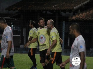 
<a style='margin-left: 5px;' class='btn btn-xs btn-social btn-facebook' href='https://www.facebook.com/sharer/sharer.php?u=https://ko-boladovale.web.getmuller.com.br/imgs/800-800-90/conteudo/fotos/1785/img2252.jpg' rel='popup' data-width='500' data-height='400'><i class='fa fa-facebook'></i>Compartilhar <span class='hidden-xs'>no Facebook</span>
</a> 
<a class='btn btn-default btn-xs' target='_blank' href='imgs/800-800-90/conteudo/fotos/1785/img2252.jpg'>
<span class='glyphicon glyphicon-cloud-download'></span> Salvar
</a> 
<span></span>