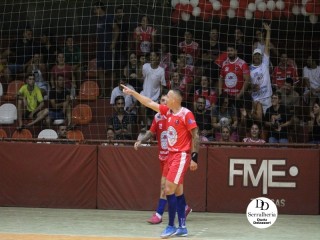 
<a style='margin-left: 5px;' class='btn btn-xs btn-social btn-facebook' href='https://www.facebook.com/sharer/sharer.php?u=https://ko-boladovale.web.getmuller.com.br/imgs/800-800-90/conteudo/fotos/1792/img2689.jpg' rel='popup' data-width='500' data-height='400'><i class='fa fa-facebook'></i>Compartilhar <span class='hidden-xs'>no Facebook</span>
</a> 
<a class='btn btn-default btn-xs' target='_blank' href='imgs/800-800-90/conteudo/fotos/1792/img2689.jpg'>
<span class='glyphicon glyphicon-cloud-download'></span> Salvar
</a> 
<span></span>