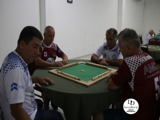 
<a style='margin-left: 5px;' class='btn btn-xs btn-social btn-facebook' href='https://www.facebook.com/sharer/sharer.php?u=https://ko-boladovale.web.getmuller.com.br/imgs/800-800-90/conteudo/fotos/1794/img3718.jpg' rel='popup' data-width='500' data-height='400'><i class='fa fa-facebook'></i>Compartilhar <span class='hidden-xs'>no Facebook</span>
</a> 
<a class='btn btn-default btn-xs' target='_blank' href='imgs/800-800-90/conteudo/fotos/1794/img3718.jpg'>
<span class='glyphicon glyphicon-cloud-download'></span> Salvar
</a> 
<span></span>