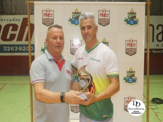 
<a style='margin-left: 5px;' class='btn btn-xs btn-social btn-facebook' href='https://www.facebook.com/sharer/sharer.php?u=https://ko-boladovale.web.getmuller.com.br/imgs/800-800-90/conteudo/fotos/1813/img5974.jpg' rel='popup' data-width='500' data-height='400'><i class='fa fa-facebook'></i>Compartilhar <span class='hidden-xs'>no Facebook</span>
</a> 
<a class='btn btn-default btn-xs' target='_blank' href='imgs/800-800-90/conteudo/fotos/1813/img5974.jpg'>
<span class='glyphicon glyphicon-cloud-download'></span> Salvar
</a> 
<span></span>