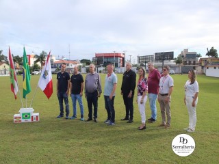 
<a style='margin-left: 5px;' class='btn btn-xs btn-social btn-facebook' href='https://www.facebook.com/sharer/sharer.php?u=https://ko-boladovale.web.getmuller.com.br/imgs/800-800-90/conteudo/fotos/1829/img8382.jpg' rel='popup' data-width='500' data-height='400'><i class='fa fa-facebook'></i>Compartilhar <span class='hidden-xs'>no Facebook</span>
</a> 
<a class='btn btn-default btn-xs' target='_blank' href='imgs/800-800-90/conteudo/fotos/1829/img8382.jpg'>
<span class='glyphicon glyphicon-cloud-download'></span> Salvar
</a> 
<span></span>