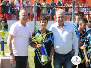 
<a style='margin-left: 5px;' class='btn btn-xs btn-social btn-facebook' href='https://www.facebook.com/sharer/sharer.php?u=https://ko-boladovale.web.getmuller.com.br/imgs/800-800-90/conteudo/fotos/1842/img0415.jpg' rel='popup' data-width='500' data-height='400'><i class='fa fa-facebook'></i>Compartilhar <span class='hidden-xs'>no Facebook</span>
</a> 
<a class='btn btn-default btn-xs' target='_blank' href='imgs/800-800-90/conteudo/fotos/1842/img0415.jpg'>
<span class='glyphicon glyphicon-cloud-download'></span> Salvar
</a> 
<span></span>