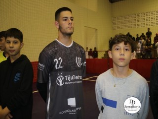 
<a style='margin-left: 5px;' class='btn btn-xs btn-social btn-facebook' href='https://www.facebook.com/sharer/sharer.php?u=https://ko-boladovale.web.getmuller.com.br/imgs/800-800-90/conteudo/fotos/1870/img6474.jpg' rel='popup' data-width='500' data-height='400'><i class='fa fa-facebook'></i>Compartilhar <span class='hidden-xs'>no Facebook</span>
</a> 
<a class='btn btn-default btn-xs' target='_blank' href='imgs/800-800-90/conteudo/fotos/1870/img6474.jpg'>
<span class='glyphicon glyphicon-cloud-download'></span> Salvar
</a> 
<span></span>