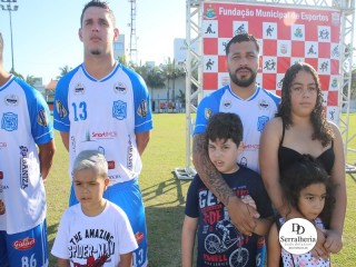 
<a style='margin-left: 5px;' class='btn btn-xs btn-social btn-facebook' href='https://www.facebook.com/sharer/sharer.php?u=https://ko-boladovale.web.getmuller.com.br/imgs/800-800-90/conteudo/fotos/1880/img8792.jpg' rel='popup' data-width='500' data-height='400'><i class='fa fa-facebook'></i>Compartilhar <span class='hidden-xs'>no Facebook</span>
</a> 
<a class='btn btn-default btn-xs' target='_blank' href='imgs/800-800-90/conteudo/fotos/1880/img8792.jpg'>
<span class='glyphicon glyphicon-cloud-download'></span> Salvar
</a> 
<span></span>