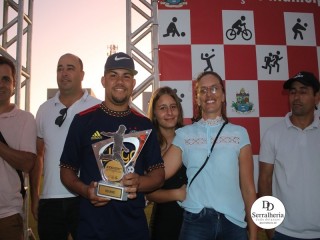 
<a style='margin-left: 5px;' class='btn btn-xs btn-social btn-facebook' href='https://www.facebook.com/sharer/sharer.php?u=https://ko-boladovale.web.getmuller.com.br/imgs/800-800-90/conteudo/fotos/1881/img9133.jpg' rel='popup' data-width='500' data-height='400'><i class='fa fa-facebook'></i>Compartilhar <span class='hidden-xs'>no Facebook</span>
</a> 
<a class='btn btn-default btn-xs' target='_blank' href='imgs/800-800-90/conteudo/fotos/1881/img9133.jpg'>
<span class='glyphicon glyphicon-cloud-download'></span> Salvar
</a> 
<span></span>