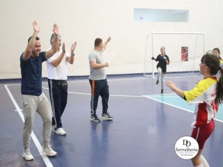 
<a style='margin-left: 5px;' class='btn btn-xs btn-social btn-facebook' href='https://www.facebook.com/sharer/sharer.php?u=https://ko-boladovale.web.getmuller.com.br/imgs/800-800-90/conteudo/fotos/1884/img9714.jpg' rel='popup' data-width='500' data-height='400'><i class='fa fa-facebook'></i>Compartilhar <span class='hidden-xs'>no Facebook</span>
</a> 
<a class='btn btn-default btn-xs' target='_blank' href='imgs/800-800-90/conteudo/fotos/1884/img9714.jpg'>
<span class='glyphicon glyphicon-cloud-download'></span> Salvar
</a> 
<span></span>