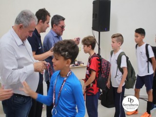 
<a style='margin-left: 5px;' class='btn btn-xs btn-social btn-facebook' href='https://www.facebook.com/sharer/sharer.php?u=https://ko-boladovale.web.getmuller.com.br/imgs/800-800-90/conteudo/fotos/1892/img9999-458.jpg' rel='popup' data-width='500' data-height='400'><i class='fa fa-facebook'></i>Compartilhar <span class='hidden-xs'>no Facebook</span>
</a> 
<a class='btn btn-default btn-xs' target='_blank' href='imgs/800-800-90/conteudo/fotos/1892/img9999-458.jpg'>
<span class='glyphicon glyphicon-cloud-download'></span> Salvar
</a> 
<span></span>