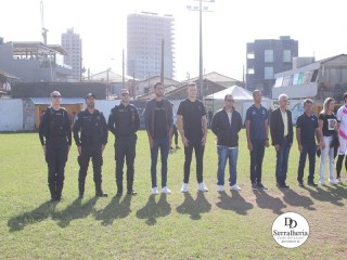 
<a style='margin-left: 5px;' class='btn btn-xs btn-social btn-facebook' href='https://www.facebook.com/sharer/sharer.php?u=https://ko-boladovale.web.getmuller.com.br/imgs/800-800-90/conteudo/fotos/1895/img1770.jpg' rel='popup' data-width='500' data-height='400'><i class='fa fa-facebook'></i>Compartilhar <span class='hidden-xs'>no Facebook</span>
</a> 
<a class='btn btn-default btn-xs' target='_blank' href='imgs/800-800-90/conteudo/fotos/1895/img1770.jpg'>
<span class='glyphicon glyphicon-cloud-download'></span> Salvar
</a> 
<span></span>