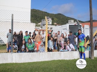 
<a style='margin-left: 5px;' class='btn btn-xs btn-social btn-facebook' href='https://www.facebook.com/sharer/sharer.php?u=https://ko-boladovale.web.getmuller.com.br/imgs/800-800-90/conteudo/fotos/1895/img1779.jpg' rel='popup' data-width='500' data-height='400'><i class='fa fa-facebook'></i>Compartilhar <span class='hidden-xs'>no Facebook</span>
</a> 
<a class='btn btn-default btn-xs' target='_blank' href='imgs/800-800-90/conteudo/fotos/1895/img1779.jpg'>
<span class='glyphicon glyphicon-cloud-download'></span> Salvar
</a> 
<span></span>