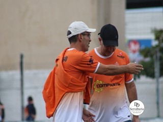 
<a style='margin-left: 5px;' class='btn btn-xs btn-social btn-facebook' href='https://www.facebook.com/sharer/sharer.php?u=https://ko-boladovale.web.getmuller.com.br/imgs/800-800-90/conteudo/fotos/1896/img2306.jpg' rel='popup' data-width='500' data-height='400'><i class='fa fa-facebook'></i>Compartilhar <span class='hidden-xs'>no Facebook</span>
</a> 
<a class='btn btn-default btn-xs' target='_blank' href='imgs/800-800-90/conteudo/fotos/1896/img2306.jpg'>
<span class='glyphicon glyphicon-cloud-download'></span> Salvar
</a> 
<span></span>