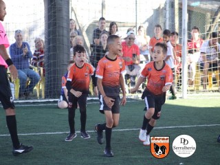 
<a style='margin-left: 5px;' class='btn btn-xs btn-social btn-facebook' href='https://www.facebook.com/sharer/sharer.php?u=https://ko-boladovale.web.getmuller.com.br/imgs/800-800-90/conteudo/fotos/1901/img3743.jpg' rel='popup' data-width='500' data-height='400'><i class='fa fa-facebook'></i>Compartilhar <span class='hidden-xs'>no Facebook</span>
</a> 
<a class='btn btn-default btn-xs' target='_blank' href='imgs/800-800-90/conteudo/fotos/1901/img3743.jpg'>
<span class='glyphicon glyphicon-cloud-download'></span> Salvar
</a> 
<span></span>