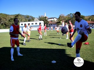 
<a style='margin-left: 5px;' class='btn btn-xs btn-social btn-facebook' href='https://www.facebook.com/sharer/sharer.php?u=https://ko-boladovale.web.getmuller.com.br/imgs/800-800-90/conteudo/fotos/1904/img7695.jpg' rel='popup' data-width='500' data-height='400'><i class='fa fa-facebook'></i>Compartilhar <span class='hidden-xs'>no Facebook</span>
</a> 
<a class='btn btn-default btn-xs' target='_blank' href='imgs/800-800-90/conteudo/fotos/1904/img7695.jpg'>
<span class='glyphicon glyphicon-cloud-download'></span> Salvar
</a> 
<span></span>