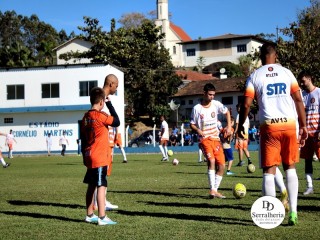 
<a style='margin-left: 5px;' class='btn btn-xs btn-social btn-facebook' href='https://www.facebook.com/sharer/sharer.php?u=https://ko-boladovale.web.getmuller.com.br/imgs/800-800-90/conteudo/fotos/1904/img7706.jpg' rel='popup' data-width='500' data-height='400'><i class='fa fa-facebook'></i>Compartilhar <span class='hidden-xs'>no Facebook</span>
</a> 
<a class='btn btn-default btn-xs' target='_blank' href='imgs/800-800-90/conteudo/fotos/1904/img7706.jpg'>
<span class='glyphicon glyphicon-cloud-download'></span> Salvar
</a> 
<span></span>