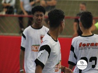 
<a style='margin-left: 5px;' class='btn btn-xs btn-social btn-facebook' href='https://www.facebook.com/sharer/sharer.php?u=https://ko-boladovale.web.getmuller.com.br/imgs/800-800-90/conteudo/fotos/1907/img8718.jpg' rel='popup' data-width='500' data-height='400'><i class='fa fa-facebook'></i>Compartilhar <span class='hidden-xs'>no Facebook</span>
</a> 
<a class='btn btn-default btn-xs' target='_blank' href='imgs/800-800-90/conteudo/fotos/1907/img8718.jpg'>
<span class='glyphicon glyphicon-cloud-download'></span> Salvar
</a> 
<span></span>