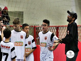 
<a style='margin-left: 5px;' class='btn btn-xs btn-social btn-facebook' href='https://www.facebook.com/sharer/sharer.php?u=https://ko-boladovale.web.getmuller.com.br/imgs/800-800-90/conteudo/fotos/1919/img0147.jpg' rel='popup' data-width='500' data-height='400'><i class='fa fa-facebook'></i>Compartilhar <span class='hidden-xs'>no Facebook</span>
</a> 
<a class='btn btn-default btn-xs' target='_blank' href='imgs/800-800-90/conteudo/fotos/1919/img0147.jpg'>
<span class='glyphicon glyphicon-cloud-download'></span> Salvar
</a> 
<span></span>