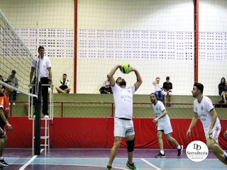 
<a style='margin-left: 5px;' class='btn btn-xs btn-social btn-facebook' href='https://www.facebook.com/sharer/sharer.php?u=https://ko-boladovale.web.getmuller.com.br/imgs/800-800-90/conteudo/fotos/1924/img0714.jpg' rel='popup' data-width='500' data-height='400'><i class='fa fa-facebook'></i>Compartilhar <span class='hidden-xs'>no Facebook</span>
</a> 
<a class='btn btn-default btn-xs' target='_blank' href='imgs/800-800-90/conteudo/fotos/1924/img0714.jpg'>
<span class='glyphicon glyphicon-cloud-download'></span> Salvar
</a> 
<span></span>