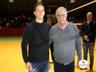 
<a style='margin-left: 5px;' class='btn btn-xs btn-social btn-facebook' href='https://www.facebook.com/sharer/sharer.php?u=https://ko-boladovale.web.getmuller.com.br/imgs/800-800-90/conteudo/fotos/1935/img2538.jpg' rel='popup' data-width='500' data-height='400'><i class='fa fa-facebook'></i>Compartilhar <span class='hidden-xs'>no Facebook</span>
</a> 
<a class='btn btn-default btn-xs' target='_blank' href='imgs/800-800-90/conteudo/fotos/1935/img2538.jpg'>
<span class='glyphicon glyphicon-cloud-download'></span> Salvar
</a> 
<span></span>