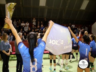 
<a style='margin-left: 5px;' class='btn btn-xs btn-social btn-facebook' href='https://www.facebook.com/sharer/sharer.php?u=https://ko-boladovale.web.getmuller.com.br/imgs/800-800-90/conteudo/fotos/1935/img2581.jpg' rel='popup' data-width='500' data-height='400'><i class='fa fa-facebook'></i>Compartilhar <span class='hidden-xs'>no Facebook</span>
</a> 
<a class='btn btn-default btn-xs' target='_blank' href='imgs/800-800-90/conteudo/fotos/1935/img2581.jpg'>
<span class='glyphicon glyphicon-cloud-download'></span> Salvar
</a> 
<span></span>