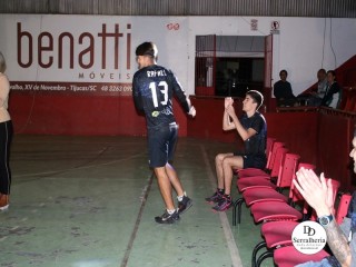 
<a style='margin-left: 5px;' class='btn btn-xs btn-social btn-facebook' href='https://www.facebook.com/sharer/sharer.php?u=https://ko-boladovale.web.getmuller.com.br/imgs/800-800-90/conteudo/fotos/1936/img2599.jpg' rel='popup' data-width='500' data-height='400'><i class='fa fa-facebook'></i>Compartilhar <span class='hidden-xs'>no Facebook</span>
</a> 
<a class='btn btn-default btn-xs' target='_blank' href='imgs/800-800-90/conteudo/fotos/1936/img2599.jpg'>
<span class='glyphicon glyphicon-cloud-download'></span> Salvar
</a> 
<span></span>