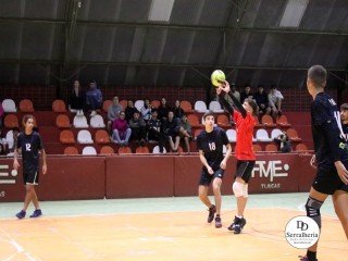 
<a style='margin-left: 5px;' class='btn btn-xs btn-social btn-facebook' href='https://www.facebook.com/sharer/sharer.php?u=https://ko-boladovale.web.getmuller.com.br/imgs/800-800-90/conteudo/fotos/1936/img2674.jpg' rel='popup' data-width='500' data-height='400'><i class='fa fa-facebook'></i>Compartilhar <span class='hidden-xs'>no Facebook</span>
</a> 
<a class='btn btn-default btn-xs' target='_blank' href='imgs/800-800-90/conteudo/fotos/1936/img2674.jpg'>
<span class='glyphicon glyphicon-cloud-download'></span> Salvar
</a> 
<span></span>