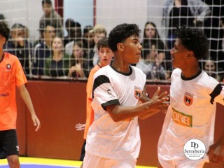 
<a style='margin-left: 5px;' class='btn btn-xs btn-social btn-facebook' href='https://www.facebook.com/sharer/sharer.php?u=https://ko-boladovale.web.getmuller.com.br/imgs/800-800-90/conteudo/fotos/1943/img3829.jpg' rel='popup' data-width='500' data-height='400'><i class='fa fa-facebook'></i>Compartilhar <span class='hidden-xs'>no Facebook</span>
</a> 
<a class='btn btn-default btn-xs' target='_blank' href='imgs/800-800-90/conteudo/fotos/1943/img3829.jpg'>
<span class='glyphicon glyphicon-cloud-download'></span> Salvar
</a> 
<span></span>