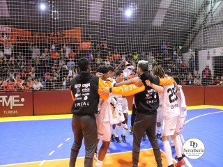 
<a style='margin-left: 5px;' class='btn btn-xs btn-social btn-facebook' href='https://www.facebook.com/sharer/sharer.php?u=https://ko-boladovale.web.getmuller.com.br/imgs/800-800-90/conteudo/fotos/1943/img3897.jpg' rel='popup' data-width='500' data-height='400'><i class='fa fa-facebook'></i>Compartilhar <span class='hidden-xs'>no Facebook</span>
</a> 
<a class='btn btn-default btn-xs' target='_blank' href='imgs/800-800-90/conteudo/fotos/1943/img3897.jpg'>
<span class='glyphicon glyphicon-cloud-download'></span> Salvar
</a> 
<span></span>