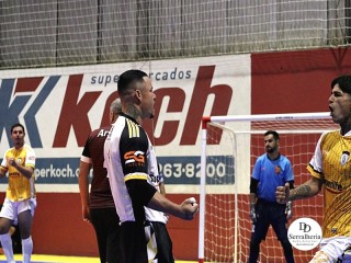 
<a style='margin-left: 5px;' class='btn btn-xs btn-social btn-facebook' href='https://www.facebook.com/sharer/sharer.php?u=https://ko-boladovale.web.getmuller.com.br/imgs/800-800-90/conteudo/fotos/1950/img4414.jpg' rel='popup' data-width='500' data-height='400'><i class='fa fa-facebook'></i>Compartilhar <span class='hidden-xs'>no Facebook</span>
</a> 
<a class='btn btn-default btn-xs' target='_blank' href='imgs/800-800-90/conteudo/fotos/1950/img4414.jpg'>
<span class='glyphicon glyphicon-cloud-download'></span> Salvar
</a> 
<span></span>