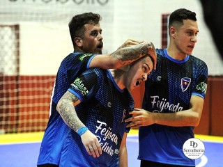 
<a style='margin-left: 5px;' class='btn btn-xs btn-social btn-facebook' href='https://www.facebook.com/sharer/sharer.php?u=https://ko-boladovale.web.getmuller.com.br/imgs/800-800-90/conteudo/fotos/1956/img6145.jpg' rel='popup' data-width='500' data-height='400'><i class='fa fa-facebook'></i>Compartilhar <span class='hidden-xs'>no Facebook</span>
</a> 
<a class='btn btn-default btn-xs' target='_blank' href='imgs/800-800-90/conteudo/fotos/1956/img6145.jpg'>
<span class='glyphicon glyphicon-cloud-download'></span> Salvar
</a> 
<span></span>