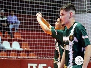 
<a style='margin-left: 5px;' class='btn btn-xs btn-social btn-facebook' href='https://www.facebook.com/sharer/sharer.php?u=https://ko-boladovale.web.getmuller.com.br/imgs/800-800-90/conteudo/fotos/1966/img5957.jpg' rel='popup' data-width='500' data-height='400'><i class='fa fa-facebook'></i>Compartilhar <span class='hidden-xs'>no Facebook</span>
</a> 
<a class='btn btn-default btn-xs' target='_blank' href='imgs/800-800-90/conteudo/fotos/1966/img5957.jpg'>
<span class='glyphicon glyphicon-cloud-download'></span> Salvar
</a> 
<span></span>