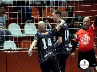 
<a style='margin-left: 5px;' class='btn btn-xs btn-social btn-facebook' href='https://www.facebook.com/sharer/sharer.php?u=https://ko-boladovale.web.getmuller.com.br/imgs/800-800-90/conteudo/fotos/1967/img6107.jpg' rel='popup' data-width='500' data-height='400'><i class='fa fa-facebook'></i>Compartilhar <span class='hidden-xs'>no Facebook</span>
</a> 
<a class='btn btn-default btn-xs' target='_blank' href='imgs/800-800-90/conteudo/fotos/1967/img6107.jpg'>
<span class='glyphicon glyphicon-cloud-download'></span> Salvar
</a> 
<span></span>