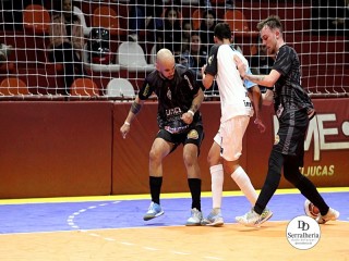 
<a style='margin-left: 5px;' class='btn btn-xs btn-social btn-facebook' href='https://www.facebook.com/sharer/sharer.php?u=https://ko-boladovale.web.getmuller.com.br/imgs/800-800-90/conteudo/fotos/1967/img6177.jpg' rel='popup' data-width='500' data-height='400'><i class='fa fa-facebook'></i>Compartilhar <span class='hidden-xs'>no Facebook</span>
</a> 
<a class='btn btn-default btn-xs' target='_blank' href='imgs/800-800-90/conteudo/fotos/1967/img6177.jpg'>
<span class='glyphicon glyphicon-cloud-download'></span> Salvar
</a> 
<span></span>