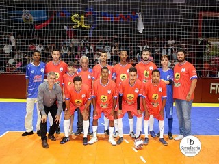 
<a style='margin-left: 5px;' class='btn btn-xs btn-social btn-facebook' href='https://www.facebook.com/sharer/sharer.php?u=https://ko-boladovale.web.getmuller.com.br/imgs/800-800-90/conteudo/fotos/1968/img6189.jpg' rel='popup' data-width='500' data-height='400'><i class='fa fa-facebook'></i>Compartilhar <span class='hidden-xs'>no Facebook</span>
</a> 
<a class='btn btn-default btn-xs' target='_blank' href='imgs/800-800-90/conteudo/fotos/1968/img6189.jpg'>
<span class='glyphicon glyphicon-cloud-download'></span> Salvar
</a> 
<span></span>