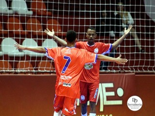 
<a style='margin-left: 5px;' class='btn btn-xs btn-social btn-facebook' href='https://www.facebook.com/sharer/sharer.php?u=https://ko-boladovale.web.getmuller.com.br/imgs/800-800-90/conteudo/fotos/1968/img6245.jpg' rel='popup' data-width='500' data-height='400'><i class='fa fa-facebook'></i>Compartilhar <span class='hidden-xs'>no Facebook</span>
</a> 
<a class='btn btn-default btn-xs' target='_blank' href='imgs/800-800-90/conteudo/fotos/1968/img6245.jpg'>
<span class='glyphicon glyphicon-cloud-download'></span> Salvar
</a> 
<span></span>