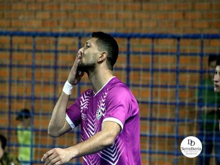 
<a style='margin-left: 5px;' class='btn btn-xs btn-social btn-facebook' href='https://www.facebook.com/sharer/sharer.php?u=https://ko-boladovale.web.getmuller.com.br/imgs/800-800-90/conteudo/fotos/1969/img6374.jpg' rel='popup' data-width='500' data-height='400'><i class='fa fa-facebook'></i>Compartilhar <span class='hidden-xs'>no Facebook</span>
</a> 
<a class='btn btn-default btn-xs' target='_blank' href='imgs/800-800-90/conteudo/fotos/1969/img6374.jpg'>
<span class='glyphicon glyphicon-cloud-download'></span> Salvar
</a> 
<span></span>