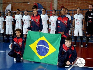 
<a style='margin-left: 5px;' class='btn btn-xs btn-social btn-facebook' href='https://www.facebook.com/sharer/sharer.php?u=https://ko-boladovale.web.getmuller.com.br/imgs/800-800-90/conteudo/fotos/1970/img6508.jpg' rel='popup' data-width='500' data-height='400'><i class='fa fa-facebook'></i>Compartilhar <span class='hidden-xs'>no Facebook</span>
</a> 
<a class='btn btn-default btn-xs' target='_blank' href='imgs/800-800-90/conteudo/fotos/1970/img6508.jpg'>
<span class='glyphicon glyphicon-cloud-download'></span> Salvar
</a> 
<span></span>