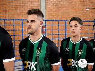 
<a style='margin-left: 5px;' class='btn btn-xs btn-social btn-facebook' href='https://www.facebook.com/sharer/sharer.php?u=https://ko-boladovale.web.getmuller.com.br/imgs/800-800-90/conteudo/fotos/1970/img6521.jpg' rel='popup' data-width='500' data-height='400'><i class='fa fa-facebook'></i>Compartilhar <span class='hidden-xs'>no Facebook</span>
</a> 
<a class='btn btn-default btn-xs' target='_blank' href='imgs/800-800-90/conteudo/fotos/1970/img6521.jpg'>
<span class='glyphicon glyphicon-cloud-download'></span> Salvar
</a> 
<span></span>