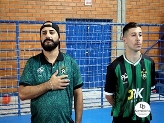 
<a style='margin-left: 5px;' class='btn btn-xs btn-social btn-facebook' href='https://www.facebook.com/sharer/sharer.php?u=https://ko-boladovale.web.getmuller.com.br/imgs/800-800-90/conteudo/fotos/1970/img6529.jpg' rel='popup' data-width='500' data-height='400'><i class='fa fa-facebook'></i>Compartilhar <span class='hidden-xs'>no Facebook</span>
</a> 
<a class='btn btn-default btn-xs' target='_blank' href='imgs/800-800-90/conteudo/fotos/1970/img6529.jpg'>
<span class='glyphicon glyphicon-cloud-download'></span> Salvar
</a> 
<span></span>