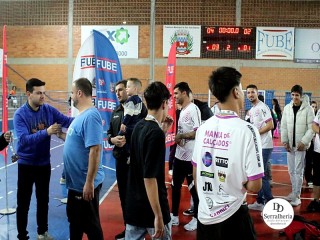 
<a style='margin-left: 5px;' class='btn btn-xs btn-social btn-facebook' href='https://www.facebook.com/sharer/sharer.php?u=https://ko-boladovale.web.getmuller.com.br/imgs/800-800-90/conteudo/fotos/1971/img6733.jpg' rel='popup' data-width='500' data-height='400'><i class='fa fa-facebook'></i>Compartilhar <span class='hidden-xs'>no Facebook</span>
</a> 
<a class='btn btn-default btn-xs' target='_blank' href='imgs/800-800-90/conteudo/fotos/1971/img6733.jpg'>
<span class='glyphicon glyphicon-cloud-download'></span> Salvar
</a> 
<span></span>