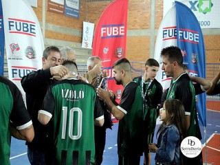 
<a style='margin-left: 5px;' class='btn btn-xs btn-social btn-facebook' href='https://www.facebook.com/sharer/sharer.php?u=https://ko-boladovale.web.getmuller.com.br/imgs/800-800-90/conteudo/fotos/1971/img6745.jpg' rel='popup' data-width='500' data-height='400'><i class='fa fa-facebook'></i>Compartilhar <span class='hidden-xs'>no Facebook</span>
</a> 
<a class='btn btn-default btn-xs' target='_blank' href='imgs/800-800-90/conteudo/fotos/1971/img6745.jpg'>
<span class='glyphicon glyphicon-cloud-download'></span> Salvar
</a> 
<span></span>