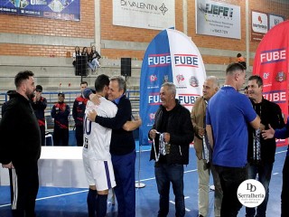 
<a style='margin-left: 5px;' class='btn btn-xs btn-social btn-facebook' href='https://www.facebook.com/sharer/sharer.php?u=https://ko-boladovale.web.getmuller.com.br/imgs/800-800-90/conteudo/fotos/1971/img6752.jpg' rel='popup' data-width='500' data-height='400'><i class='fa fa-facebook'></i>Compartilhar <span class='hidden-xs'>no Facebook</span>
</a> 
<a class='btn btn-default btn-xs' target='_blank' href='imgs/800-800-90/conteudo/fotos/1971/img6752.jpg'>
<span class='glyphicon glyphicon-cloud-download'></span> Salvar
</a> 
<span></span>