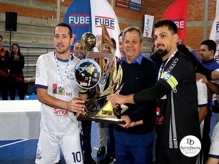 
<a style='margin-left: 5px;' class='btn btn-xs btn-social btn-facebook' href='https://www.facebook.com/sharer/sharer.php?u=https://ko-boladovale.web.getmuller.com.br/imgs/800-800-90/conteudo/fotos/1971/img6761.jpg' rel='popup' data-width='500' data-height='400'><i class='fa fa-facebook'></i>Compartilhar <span class='hidden-xs'>no Facebook</span>
</a> 
<a class='btn btn-default btn-xs' target='_blank' href='imgs/800-800-90/conteudo/fotos/1971/img6761.jpg'>
<span class='glyphicon glyphicon-cloud-download'></span> Salvar
</a> 
<span></span>