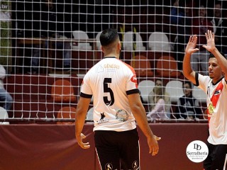 
<a style='margin-left: 5px;' class='btn btn-xs btn-social btn-facebook' href='https://www.facebook.com/sharer/sharer.php?u=https://ko-boladovale.web.getmuller.com.br/imgs/800-800-90/conteudo/fotos/1974/img6960.jpg' rel='popup' data-width='500' data-height='400'><i class='fa fa-facebook'></i>Compartilhar <span class='hidden-xs'>no Facebook</span>
</a> 
<a class='btn btn-default btn-xs' target='_blank' href='imgs/800-800-90/conteudo/fotos/1974/img6960.jpg'>
<span class='glyphicon glyphicon-cloud-download'></span> Salvar
</a> 
<span></span>